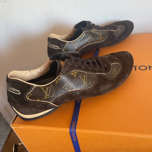 Louis Vuitton Sneakers Size 8 - Picture 10 of 13